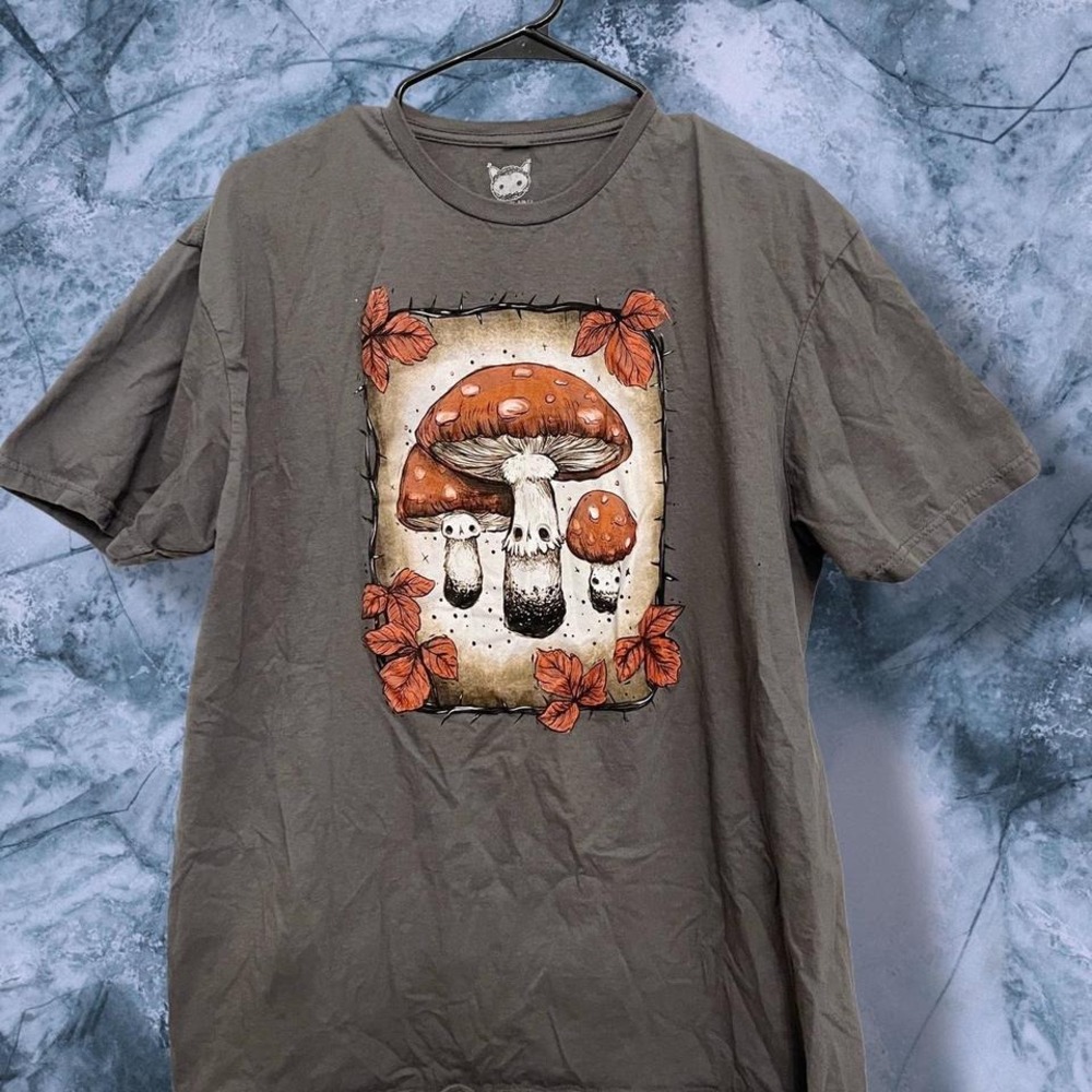 Stephanie Bayles Mushroom Art Graphic‎ Tee Size XL